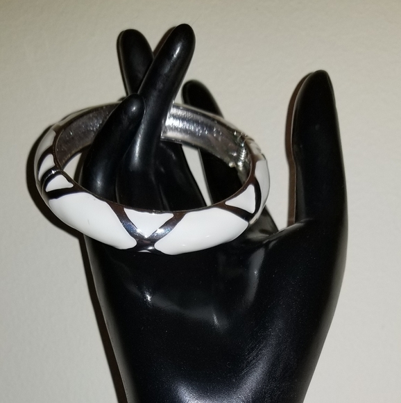 Nueva Moda Accessories - BRACELET METALLIC SILVER WHITE